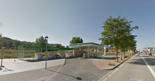 Dos homes atraquen una benzinera de Girona a punta de ganivet i se n'emporten 600 euros