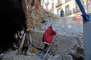 [VÍDEO] La comitiva dels Reis Mags d'Orient arriben a Figueres per l'esvoranc de la Rambla