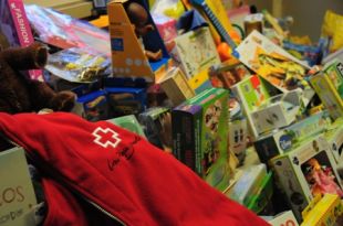La Creu Roja reparteix més de 14.000 joguines a 4.602 infants gironins aquest Nadal