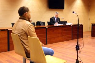 5 anys de presó el jove que en va intentar matar un altre a cops de pedra a Figueres