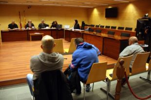 Jutgen tres acusats de revendre tranquil·litzants al mercat negre
