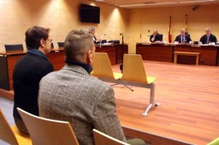 Presó per a l'home que va agredir dos compatriotes amb un ganivet a Olot