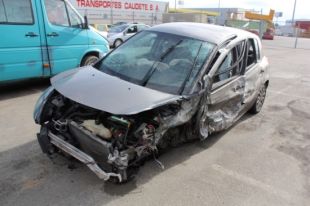 Un mort i quatre ferits en un xoc frontal entre dos vehicles a l'N-II a Figueres
