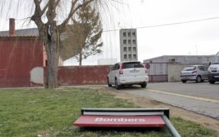 Els Bombers de Figueres denuncien que el parc els cau 'a trossos'