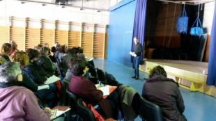 Les AMPA gironines proposen escurçar la pausa del migdia de l'horari escolar