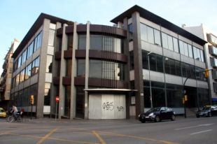 Girona decatalogarà el Garatge Forné per evitar una possible indemnització de 8,9 MEUR
