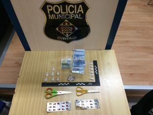 Detenen un veí de Girona que tenia 13 paperines amb droga dins del seu cotxe