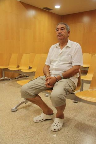 Jutgen l'home que va agredir l'alcaldessa de Roses per injúries i calúmnies a un metge del municipi 
