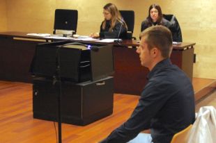 Jutgen un jove acusat d'obligar una noia a fer-li una fel·lació al centre de Girona