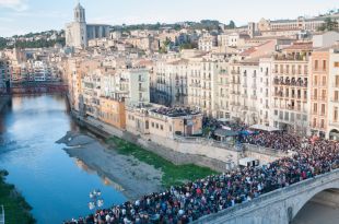 Sopa de Cabra presenta nou vídeoclip de 'Camins' gravat damunt un terrat a Girona