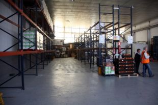 El Banc dels Aliments de Girona té un dèficit de 300.000 litres de llet a l'any