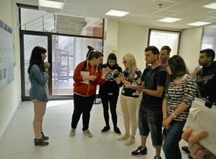 El grup de Joves per l'Ocupació visiten l'empresa Antex d'Anglès