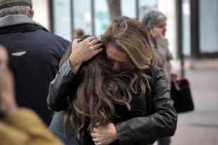 La comunitat educativa gironina condemna l'agressió mortal a l'institut de Barcelona