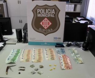 Detenen un home per amenaçar amb una navalla l'interventor d'un tren