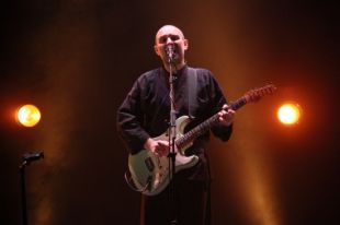 Joan Miquel Oliver fa volar el Teatre Municipal de Girona en l'estrena del seu 'Pegasus'
