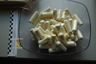Detenen una dona a l'Aeroport de Girona amb 800 grams de cocaïna