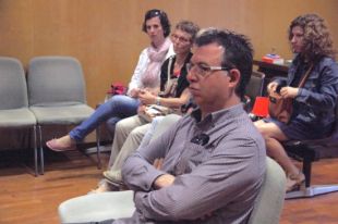 'Ens deia que fer-nos petons i tocaments era normal perquè ens estimava'