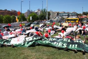Un centenar de persones es concentren contra de la prolongació de la C-32