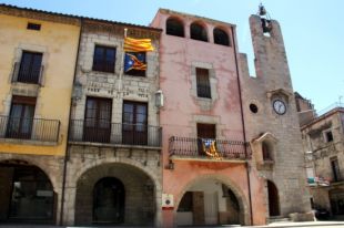 Torroella de Montgrí no traurà l'estelada malgrat la trucada del director general de la Policia