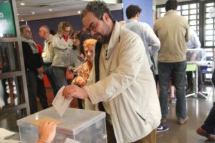 La participació a Girona és del 46,55% a les sis de la tarda, tres punts més que el 2011