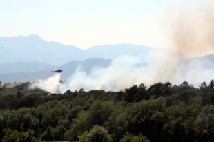 Controlat l'incendi forestal de Caldes de Malavella, que ha cremat 15 hectàrees