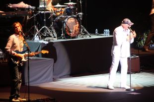 'The Beach Boys' omplen de 'bones vibracions' l'escenari de Cap Roig