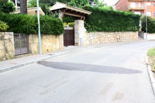 Mor un jove de 25 anys en un accident de moto al barri de Montjuïc de Girona