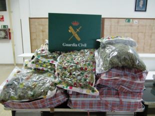 Exampat a la frontera amb 75 quilos de marihuana en bosses envasades al buit