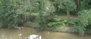 Un ancià mor ofegat en caure al riu Fluvià a Olot