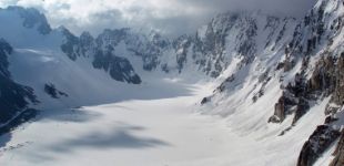 Els tres alpinistes morts al Kirguizistan els va sorprendre una allau 'imprevisible'