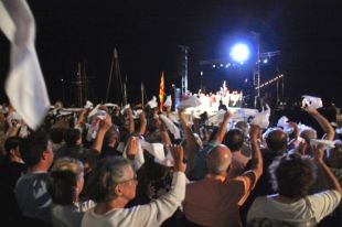 La Cantada d'Havaneres de Calella de Palafrugell recupera el cant de la taverna