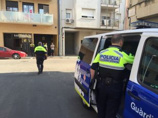 Treuen l'últim ocupant del bloc al carrer Albera de Figueres