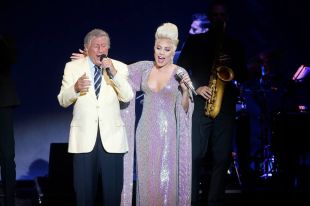 Lady Gaga i Tony Bennett reviuen els estàndards de jazz en un concert únic a Cap Roig
