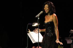 Natalie Cole inaugura amb glamur el Festival de la Porta Ferrada 