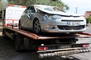 Mor un matrimoni en caure a una riera amb el cotxe a l'Escala