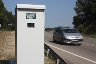 Inutilitzen el radar de la carretera C-66 a Fares trencant el vidre de la càmera