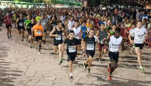 5.000 persones participen a la 33a Caminada Popular Nit de Sant Bonós a Blanes