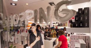 La 'Lloret Night Shopping' d'enguany pren el Far West com a temàtica