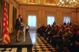 Clam en defensa a la llibertat dels catalans durant l'acte institucional de la Diada a Girona