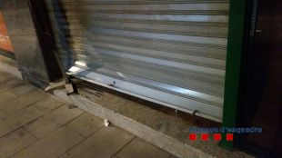 Enxampen un lladre mentre forçava la persiana d'una botiga de Sant Feliu de Guíxols