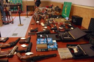 Jutgen un grup que traficava amb armes a les comarques gironines