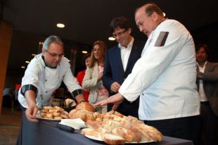 El pa artesà fet amb 'És farina de Girona' vol fer el salt als restaurants