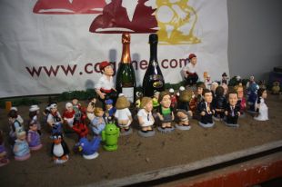 Colau, Carmena, Pedro Sánchez i David Cameron, nous caganers per aquest Nadal 