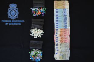 Cinc detinguts a la Jonquera que portaven al cotxe fins a cinc tipus diferents de droga