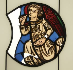 Els vitralls originals que van decorar l'absis de la Catedral de Girona, exposats