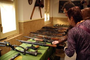 Decomissat un arsenal amb unes 200 armes i més de 300 quilos d'explosius a Camprodon