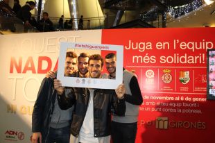 Jugadors del Girona FC participen en la campanya solidària de Nadal de l’Espai Gironès
