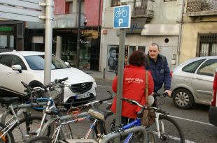 Olot multarà els ciclistes que facin infraccions a partir de gener