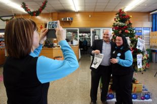 Un supermercat de Lloret reparteix part del segon premi de la Grossa de Cap d'Any
