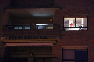 Els pares del nen mort a Girona feien vida normal amb el cadàver del seu fill tapat al llit